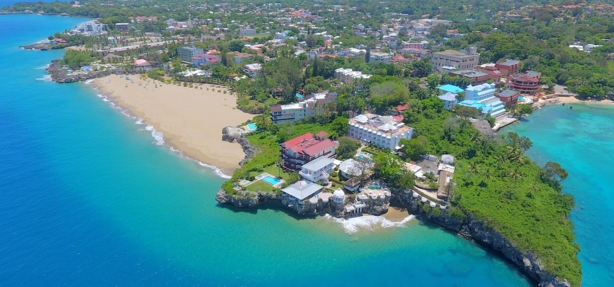 Complejo hotelero de lujo sobre el acantilado en Sosúa